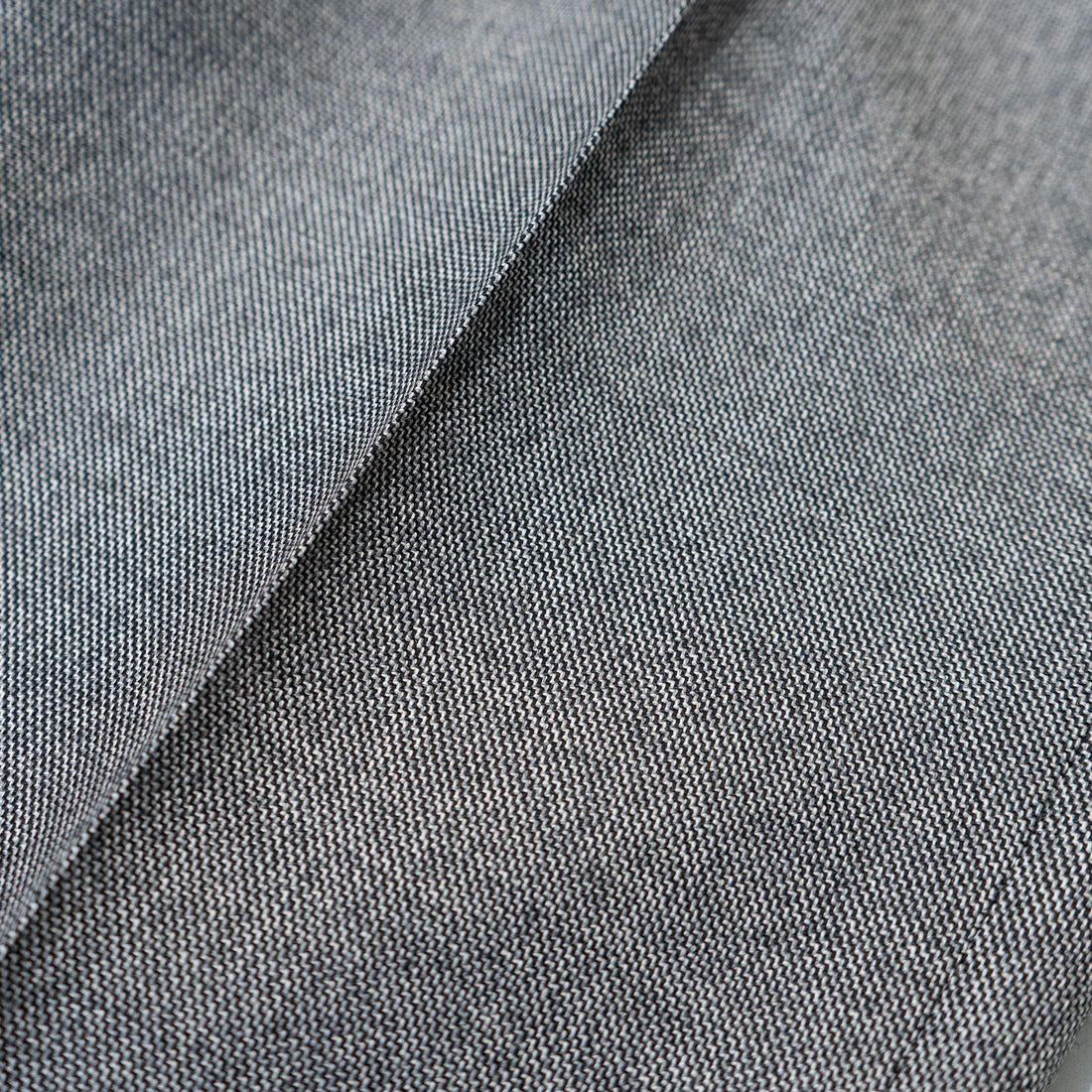 BERWICH/LUCANO LONG/High twist Wool Grey