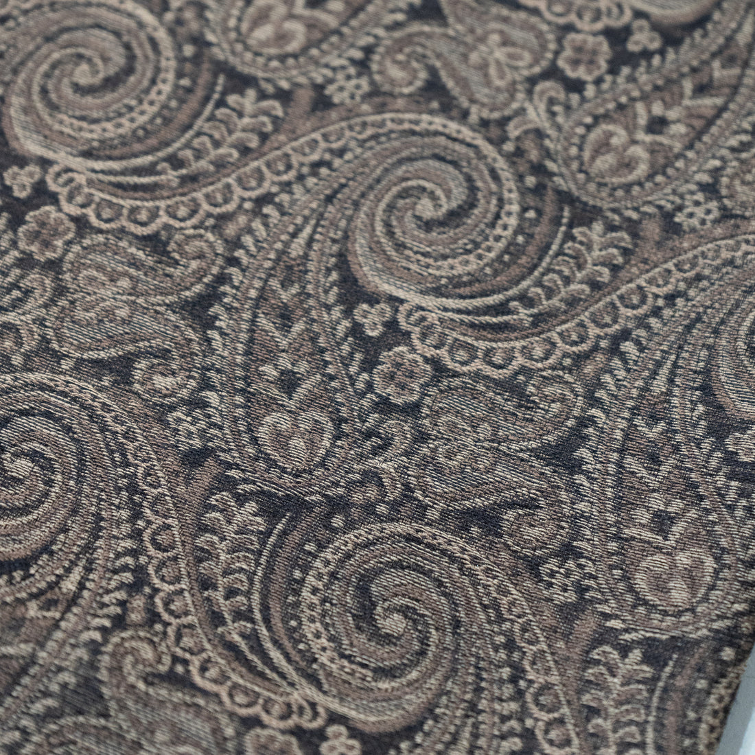 SEVEN FOLD/Exclusive Wool Silk Paisley Muffler