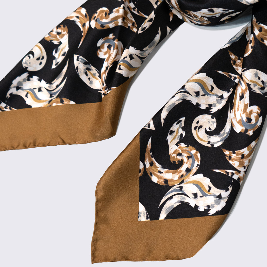 SEVEN FOLD/Exclusive Silk Square Scarf
